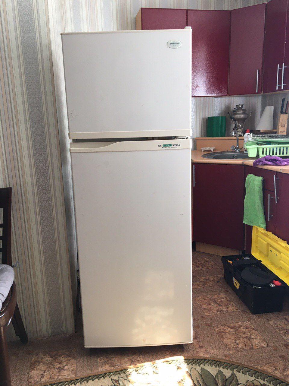 Фото двухкамерного холодильника Samsung (Самсунг)